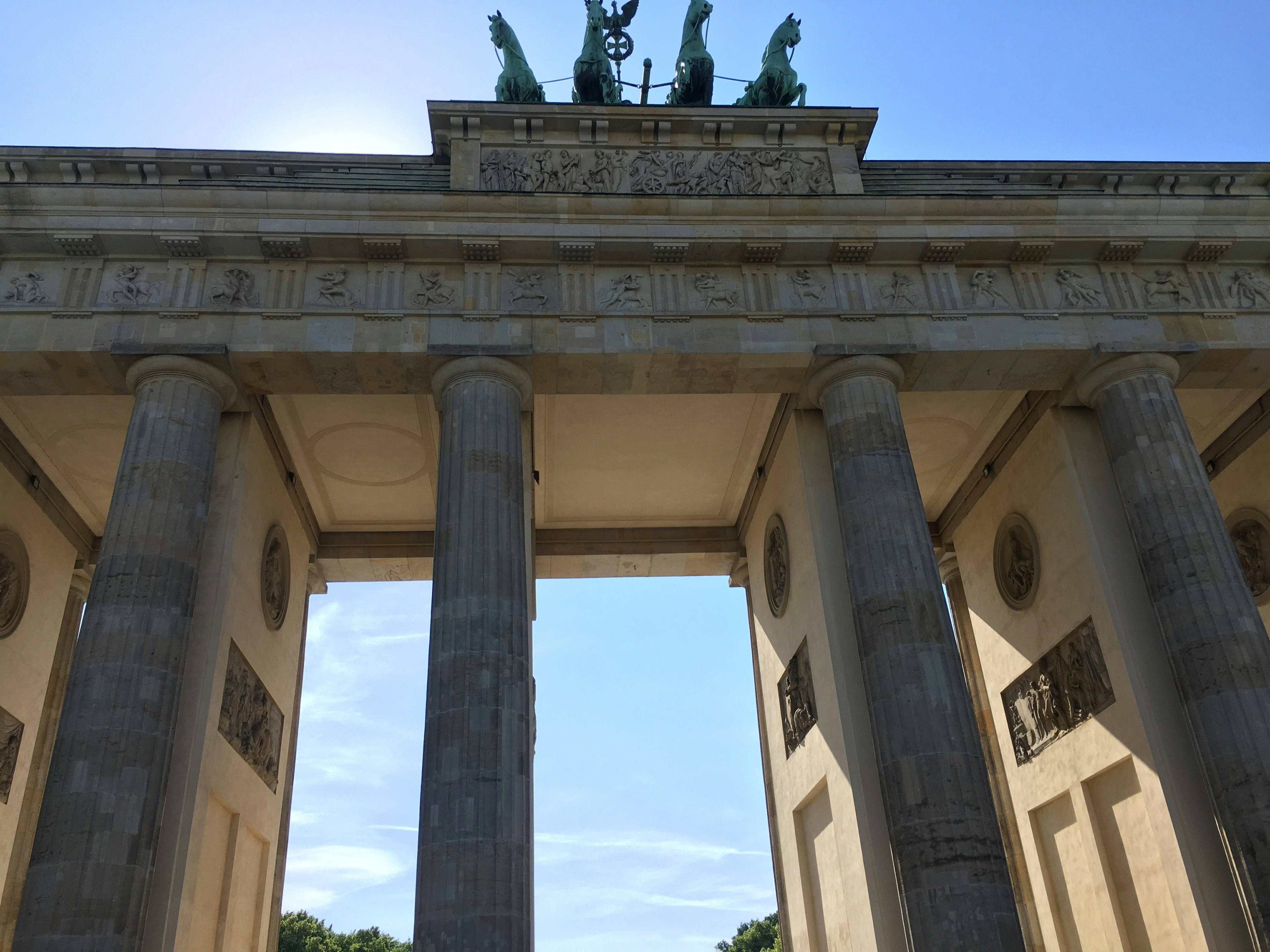 Brandenburg Gate in Berlin showcasing German work visa and EU Blue Card opportunities